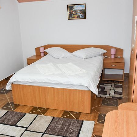 Apartmán Casa Diana-Maria Curtea de Argeş Exteriér fotografie
